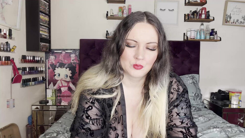 MissFFW: मिस ffw धूम्रपान सिगरेट वापस करने के लिए