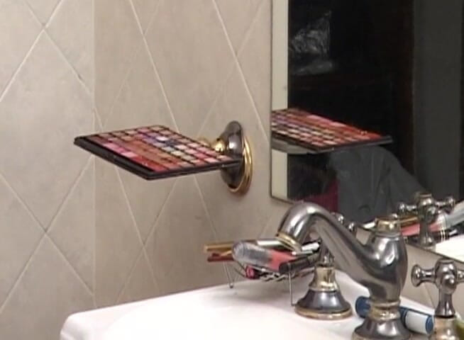 Boys in Disguise: Gioca in bagno sotto la doccia