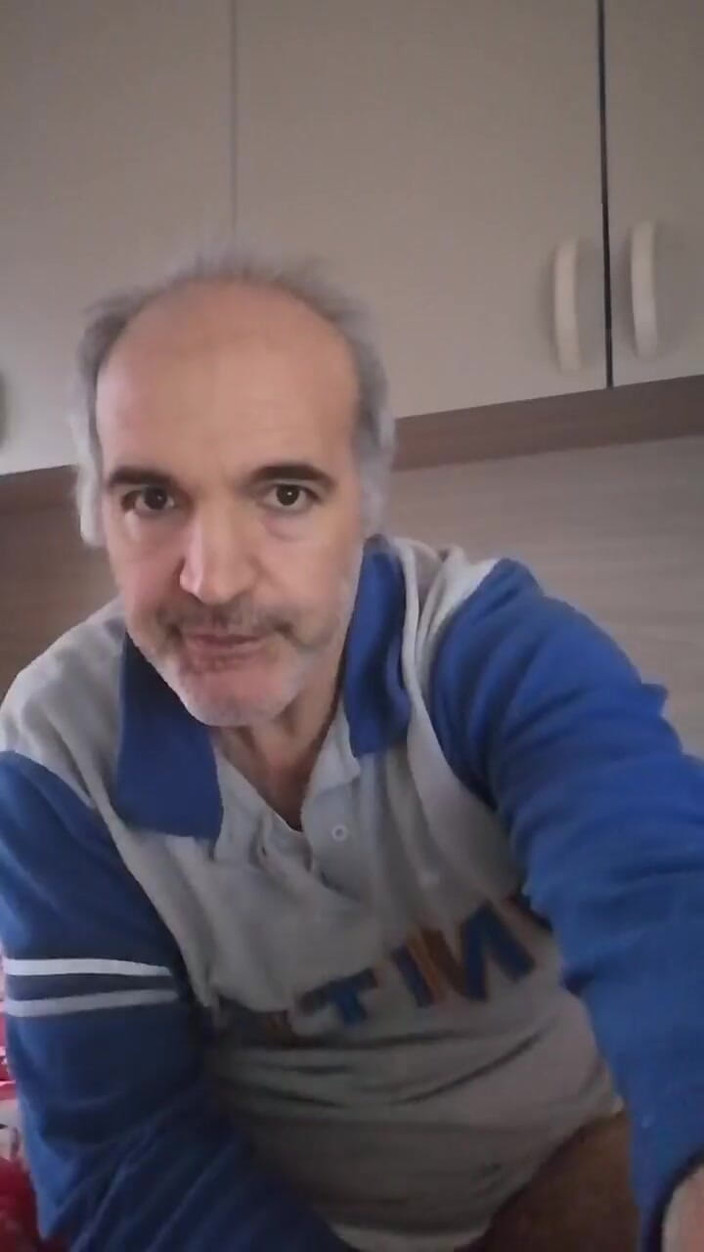 Setesesso7: Tripla piscio con una buona sega per il mio amico...