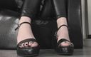 Feet lady: Слюна на каблуках помоста