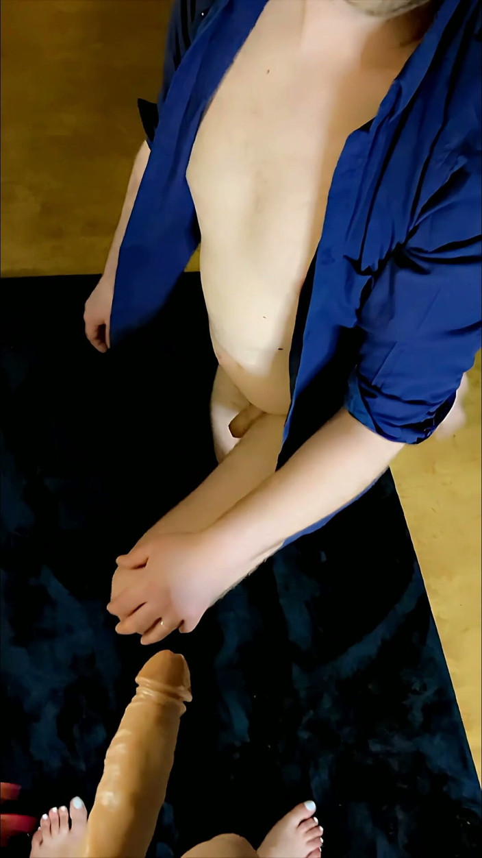 Queen Coquette: 아마추어 페깅 시점: 나는 그를 지배하고 그의 엉덩이를 박는다