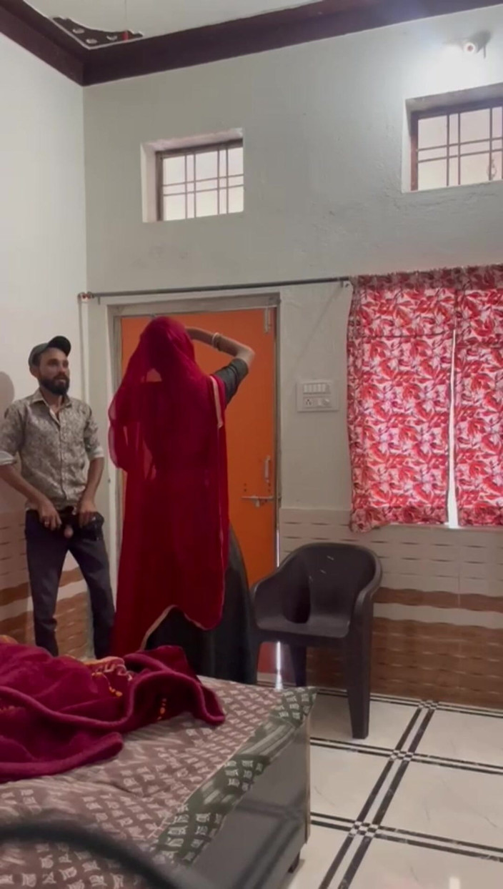 Nisha porn: Une bhabhi desi se fait baiser dans le style Rajeshtani