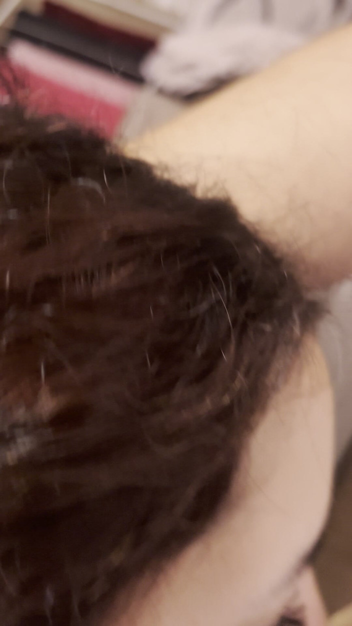 Miriamdavid97: Lutsch Den Kleinen Schwanz Des Cuckold-ehemanns Tief