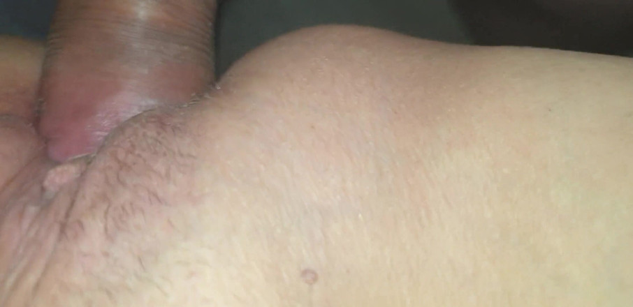 Realamateurs: Follando a mi mejor amigo en el sofá