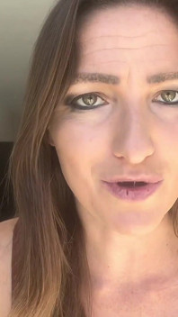Bi încurajare Dominare feminină - suge pula iubitului meu!