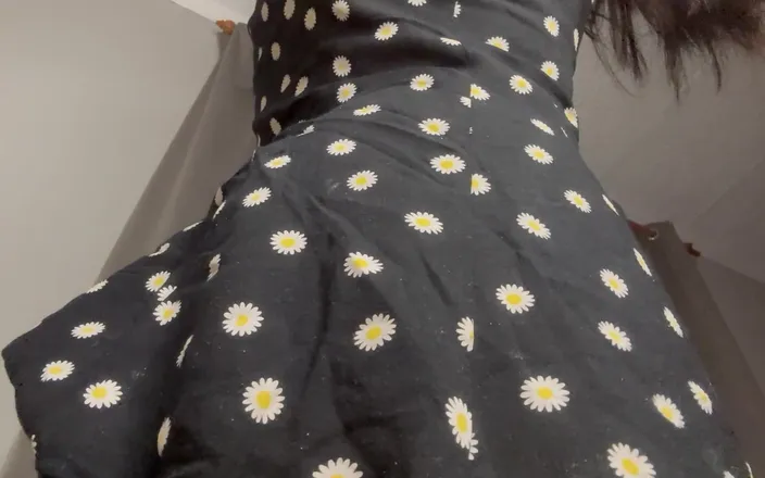 AmayaMori: I Show a Huge Butt in a Tight Miniskirt Babe