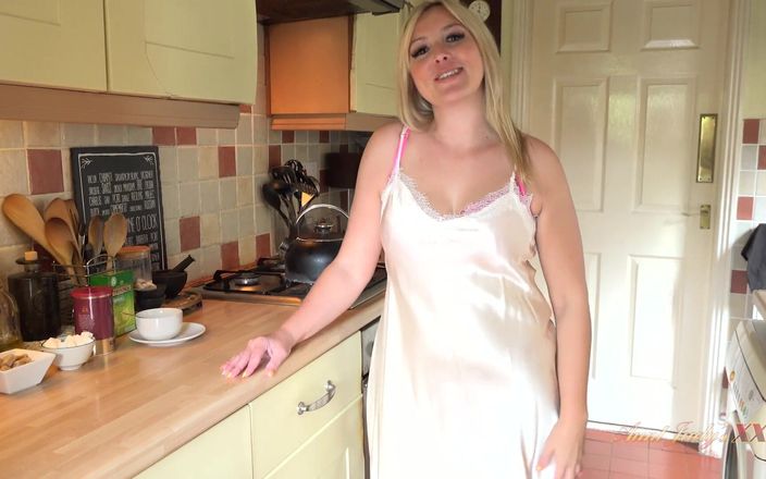 Aunt Judy's XXX: Tantejudysxxx - je rondborstige bbw-vrouw Charlie Rae zuigt je pik in...
