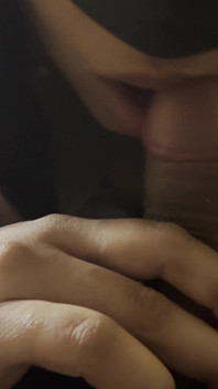 熱くて美しい朝のセックス 彼は速すぎてイくが止まらない