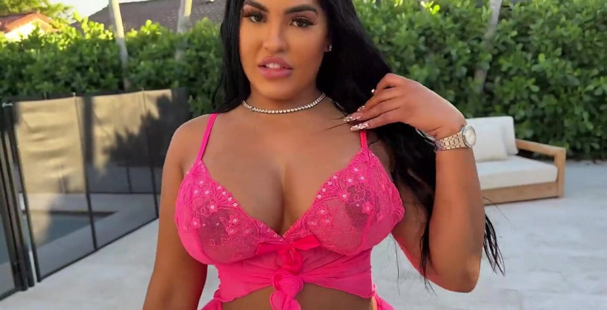 J-Mac: Big Butt Latina Goldendoll06 Is Stunning and Looking Hot as...