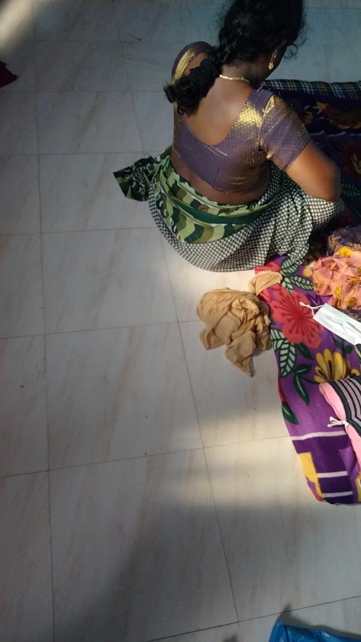 Tamil lesbian: คุยชิลๆ คู่สามีภรรยานอกใจ