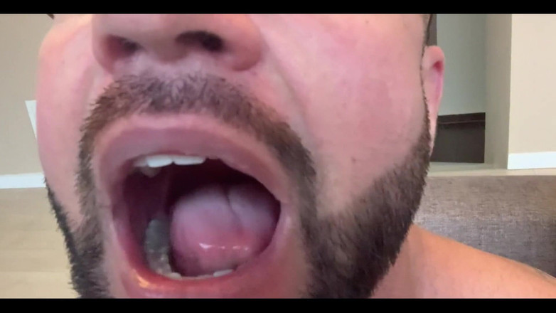 Jasons feet: 足の裏に唾を吐きかけて舐め取らせます