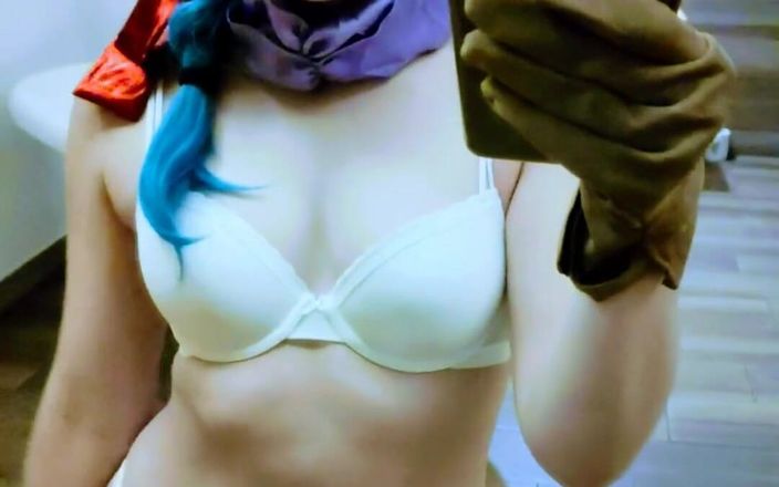 Kndy Kmille: ブルマがシャワーを浴びようとしているのに、誰が彼女と一緒になりたいのだろうか?