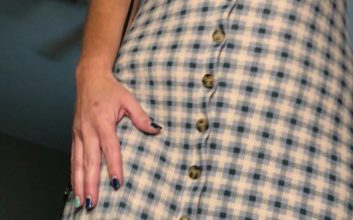 Elianna: Giantess Stepmom