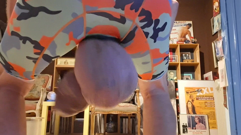 Monster_Meat_: Monster Pole y bolas de toro