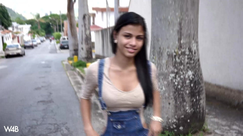 Watch4beauty: Gorgeous Denisse Gomez
