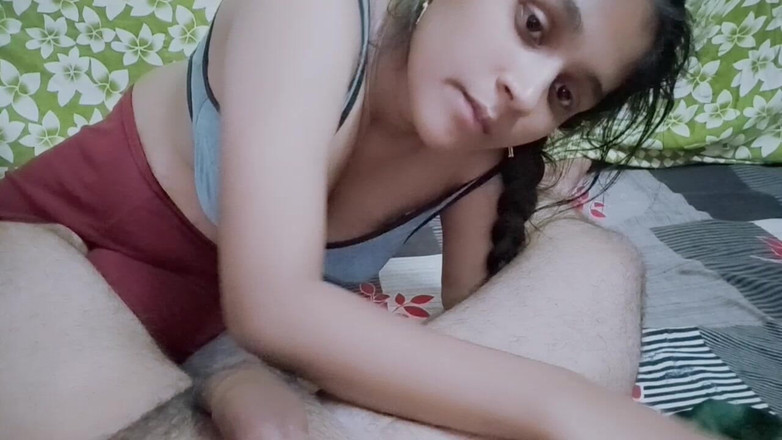 Couplemastiii: M-a prins cea mai bună prietenă a mea la masturbare