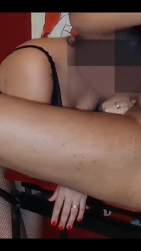 Futai dotat în scaunul erotic