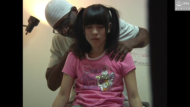 Strix: 黒人エステティシャンマッサージと中出し-2