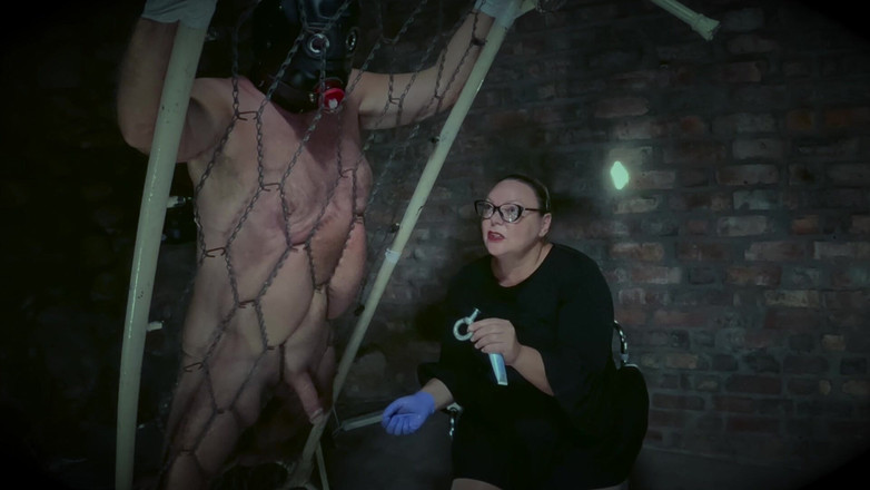 Mistress April: Okrutne łóżko dla niewolnika