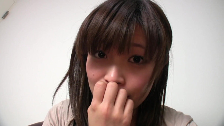 Japanese tight Pussies: この超かわいいアジアの女性のためのクソと潮吹き