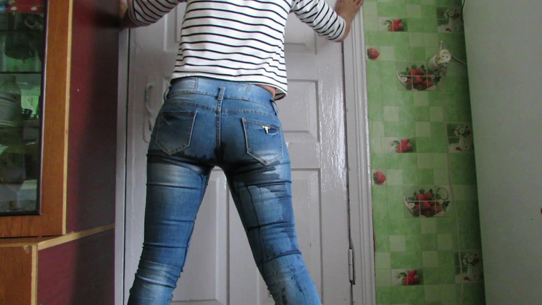 SexyAnka: Tohle je pro tebe. Lízej mi nohy.