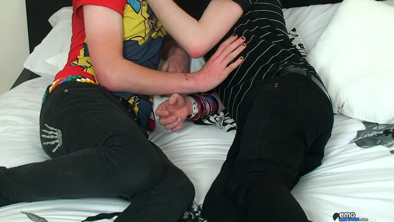 Homo Emo: Sean Takes a Fuck &amp; a Messy Facial!