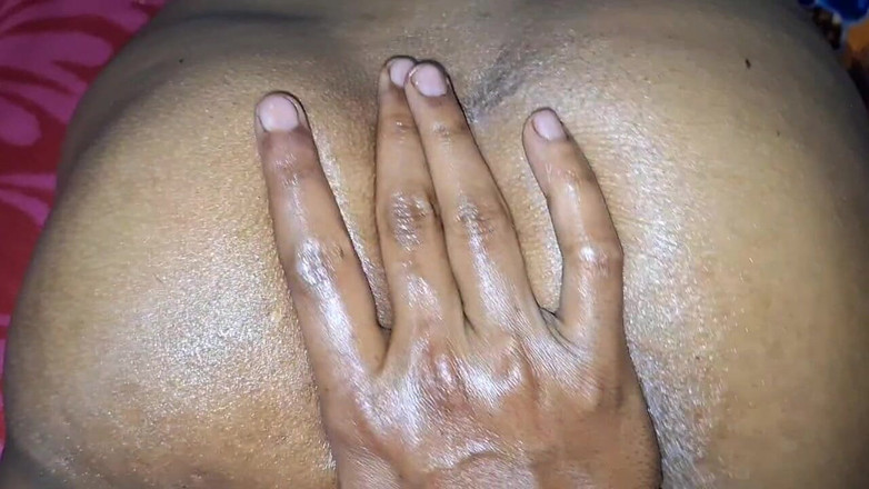 Wifeee: Massagem completa no cu e massagem na buceta, mulheres rústicas,...
