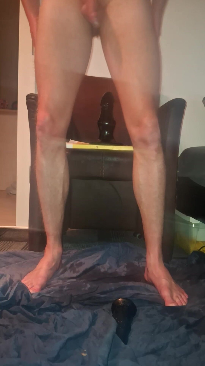 NoFace Twink X: Dildo anale gay da solo - orgasmi estremi di piscio