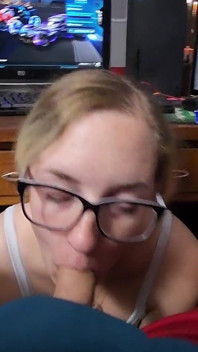 Blowjob Meja Komputer Mama_foxx94