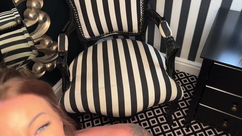 Mr Money Shot & Zoe Grey: Cô bé hứng tình bú và địt con cu cứng cho đến...