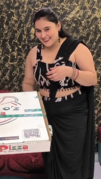 Pizza Delivery Guy Fuck Indian Lady for Free Pizza