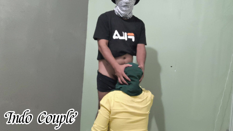 Indo Couple: Nevlastní sestra a nevlastní bratr