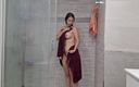 Holy candy: Rubia latina grande en la ducha
