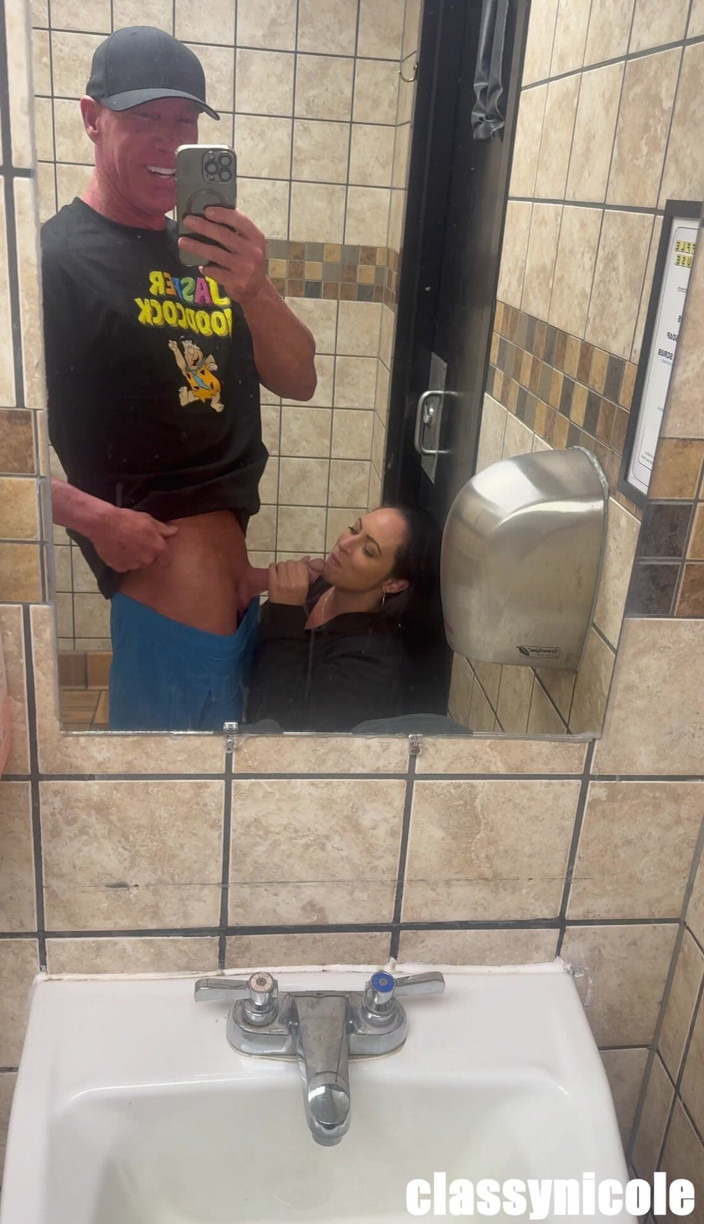 Classy Nicole: Waffle house pov đụ trong phòng tắm công cộng với jasper...