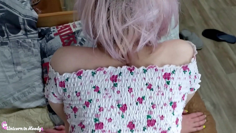 Unicorn In Hoodie: Nadržený pár má vášnivý sex - ošukaný a vystříkaný v kundičce