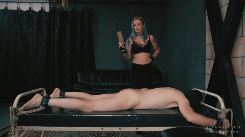 Cruel Anettes fetish world: Hard slaan van Anette