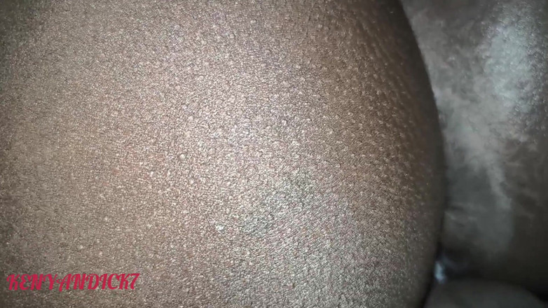 Kenyan Dick7: Африканская пара со сливочной киской скачет на черном хуе в любительском видео
