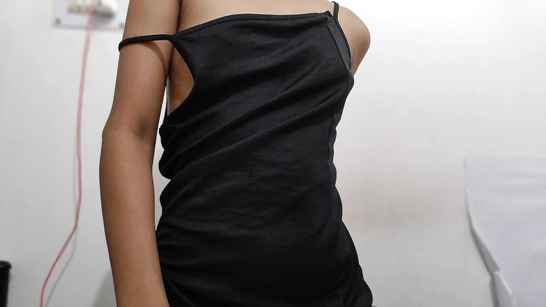 desigirl93: Podívejte se na moji mokrou a špinavou kočičku! Chutný krém vytéká,...