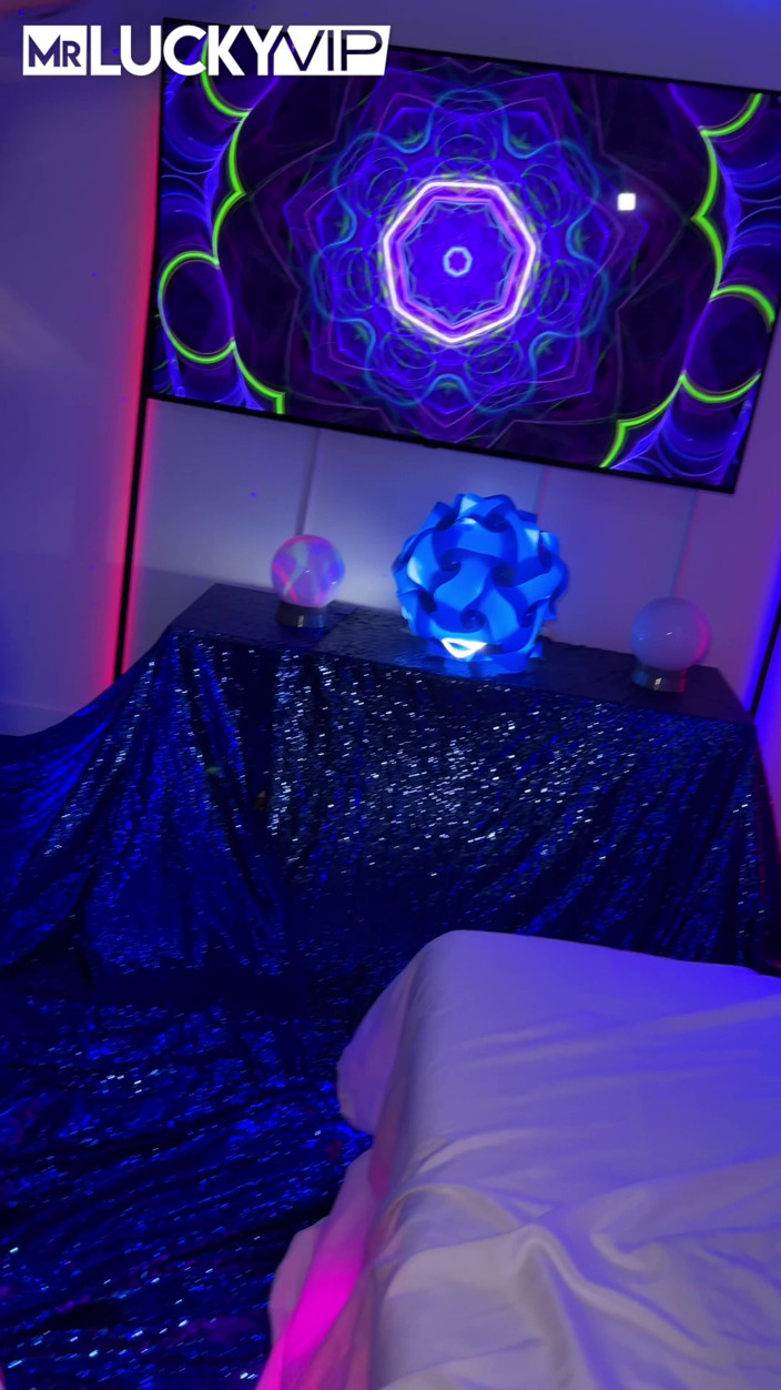 Mr Lucky VIP: Lana Wolf plaagt sperma
