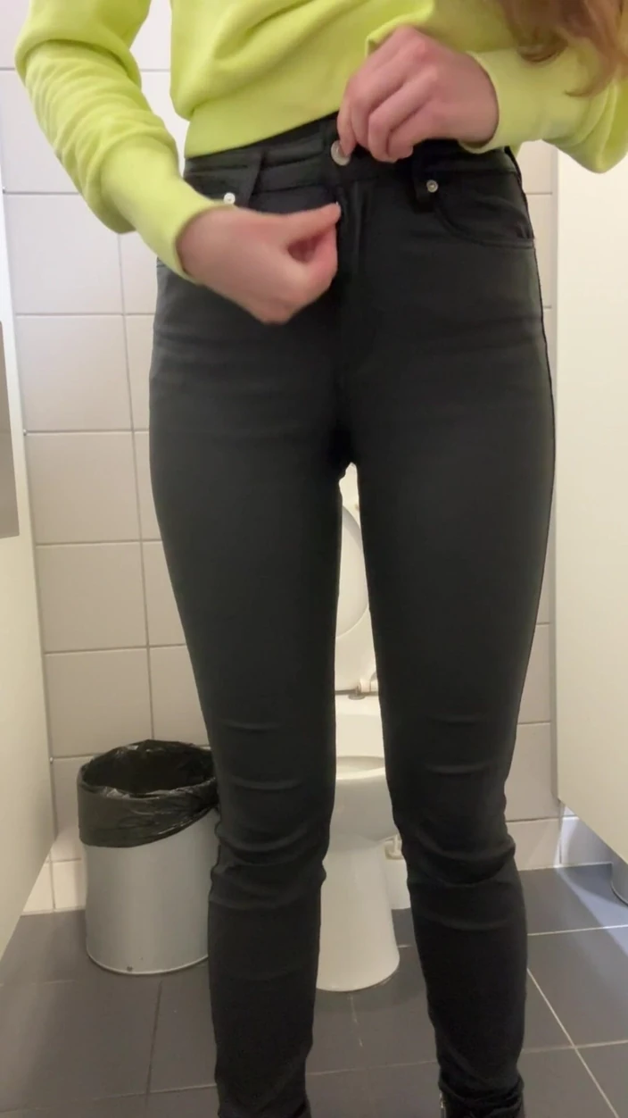 Vaginal discharge toilet Porn Videos | Faphouse