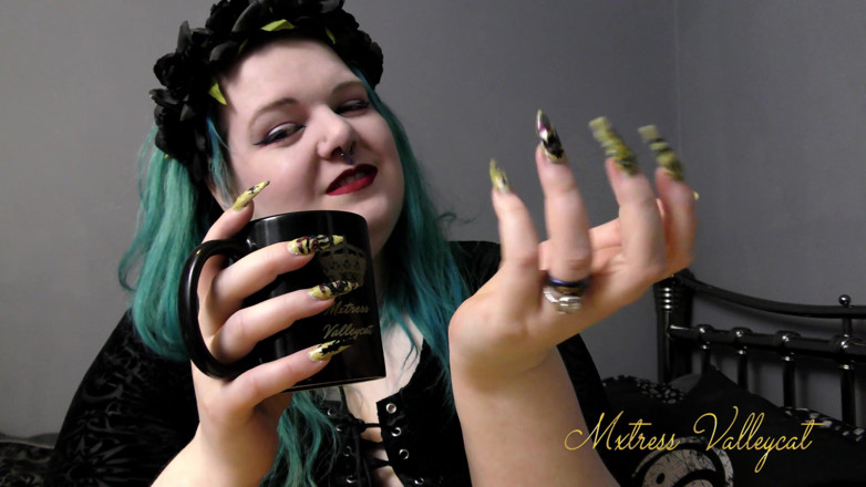 Mxtress Valleycat: Claw worship