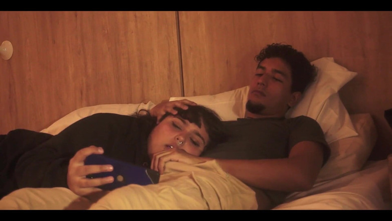 FANTASIAHARDCORESEX: 我和我最好的朋友一起看一部电影，在被抓之前，我把我的放进她嘴里。