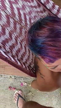 La Esposa Tiene Una Polla En La Boca Mientras Está Acostada En La Hamaca