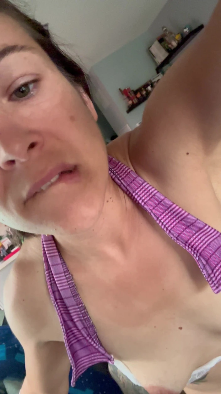 Dazzlingfacegirl: लंबी चूत चाटने का सत्र बहुत अच्छा है! फोन व्यू