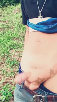 Masturbando ao ar livre