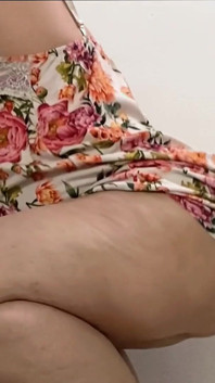 Я збуджуюся, коли торкаюся себе, думаючи про свого боса. Справжня домашня пухка