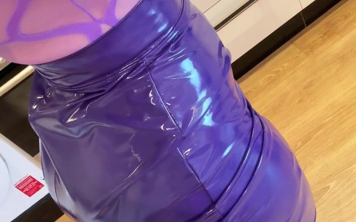 Sophie James: 34jj riesige titten lila durchsichtigen pvc-rock
