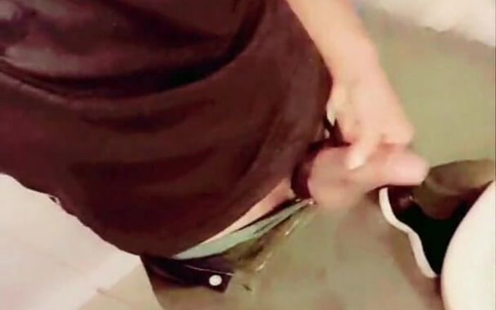 Slutboyben: Slutboyben Cam4 Public Train Cumblast