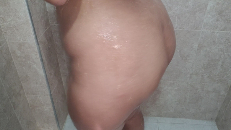 PABLO N3GROBAR: L'orso sborra lava il culo