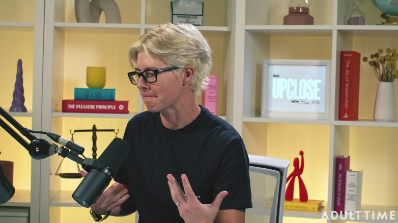 Adult Time Podcast: Khloe Kingsley: kobiecy wytrysk na kamery i czerwone flagi